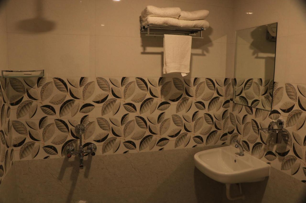 Hotel Viraj Residency Bhuj Luaran gambar